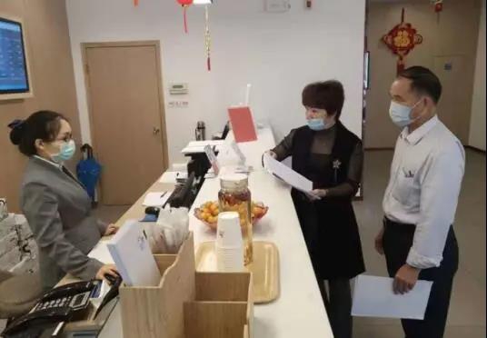 奮戰(zhàn)在美蘭區(qū)抗“疫”一線的退役軍人唐尚森